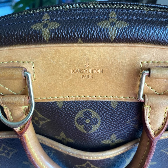 Louis Vuitton Deauville - like new!! - Picture 5 of 7